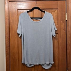 Open back, t-shirt